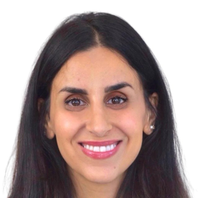 Dr. Rozie, dentist at Seren Dental in Penylan, Cardiff
