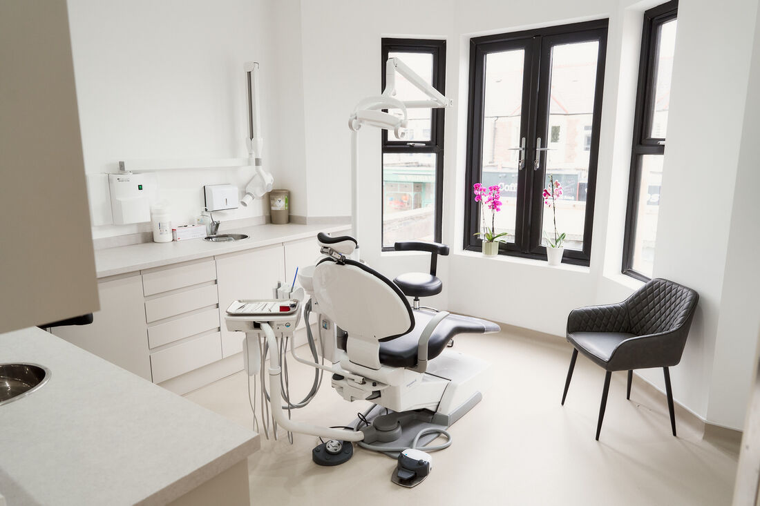 Modern dental treatment room used for implant planning and placement at Seren Dental, Penylan, Cardiff